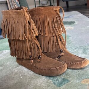 Minnetonka Tan Fringe Moccasin Boots